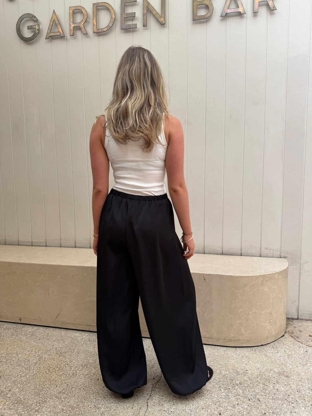 Balloon Pant from White Closet back detail