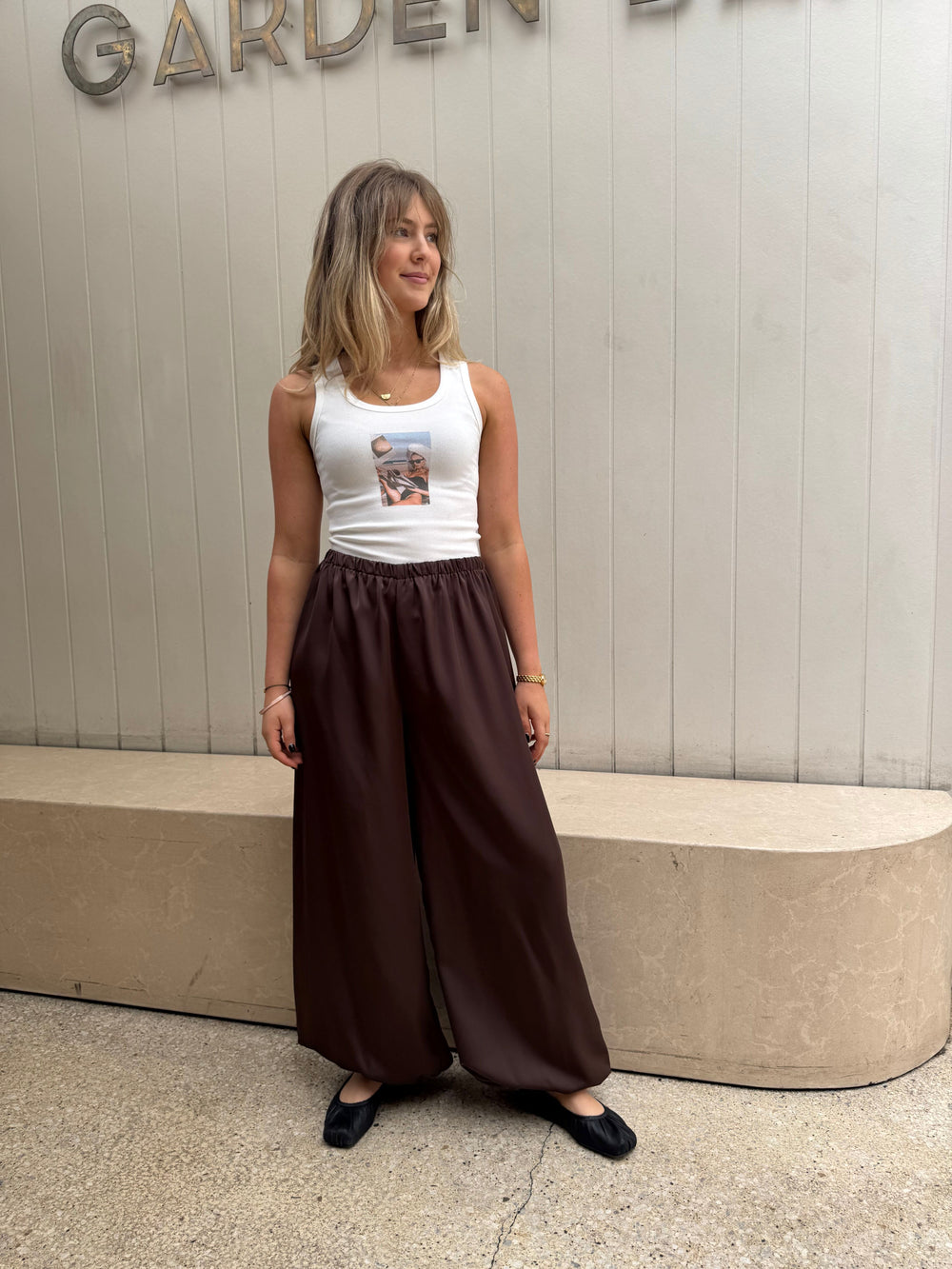 white closet balloon pant