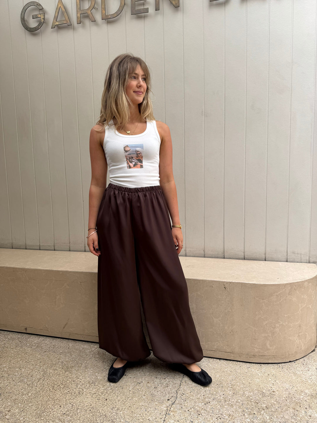 white closet balloon pant