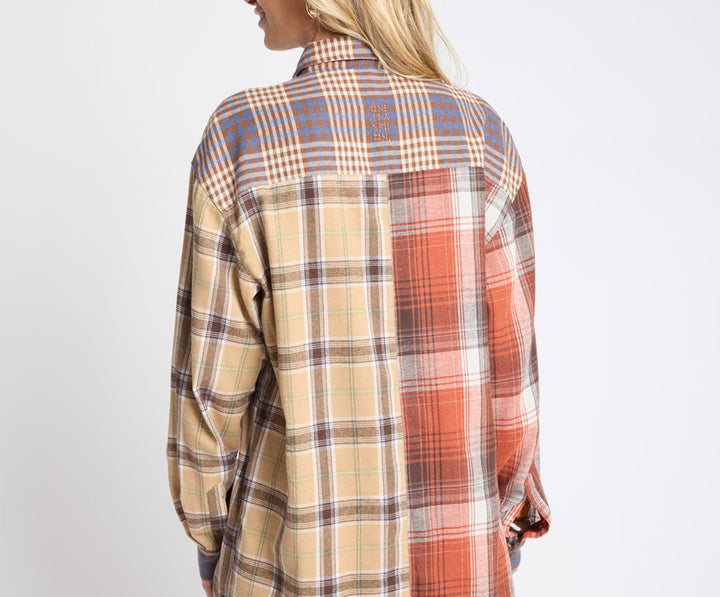 NATURAL CHECK ESSENTIAL PATCHWORK FLANNEL SHIRT BACK DETAILING