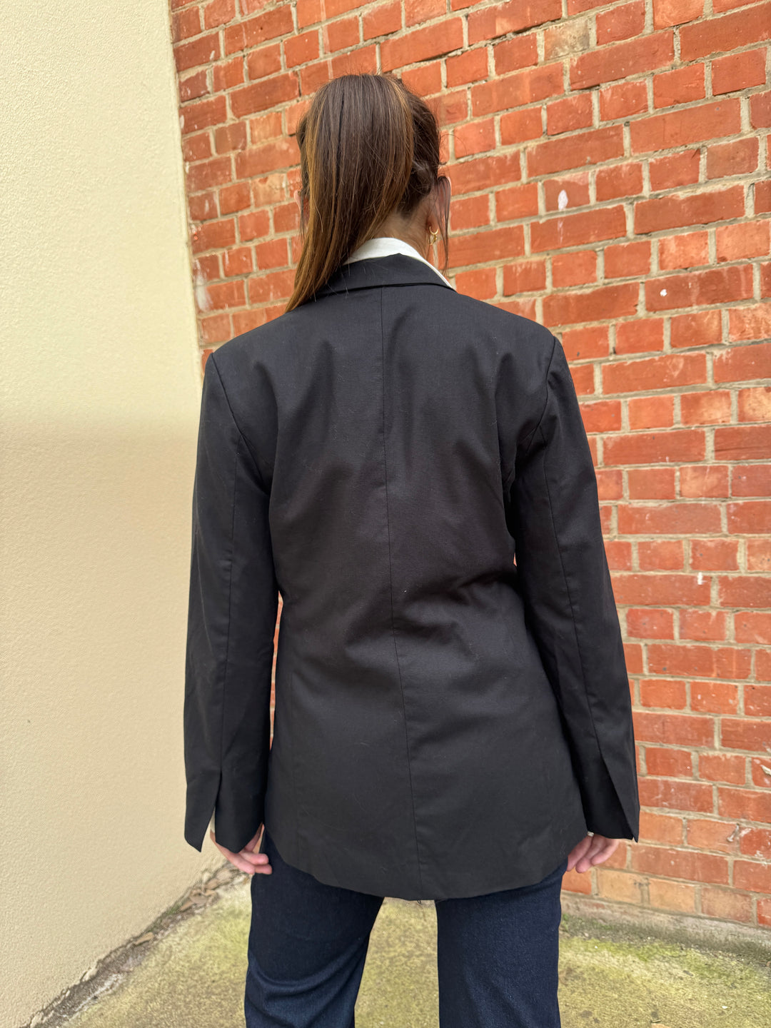 Stella wearing the sunny girl faithfull blazer