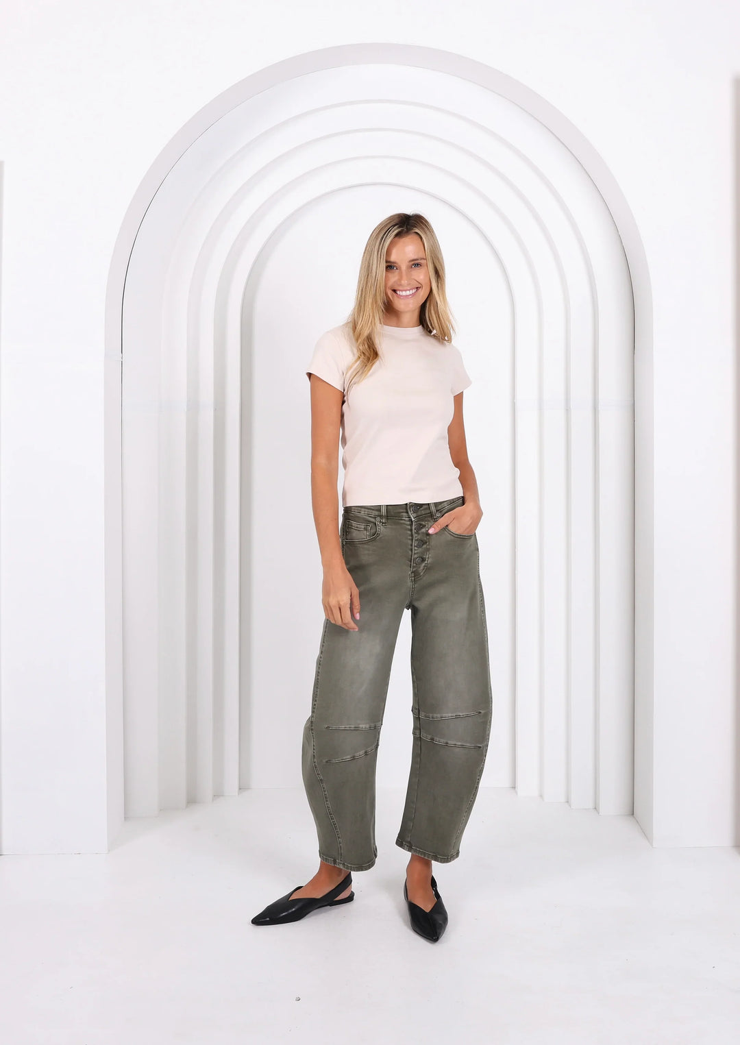 Carson Barrel Jean / Khaki