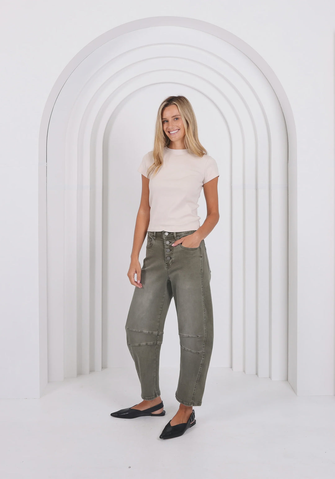 Carson Barrel Jean / Khaki