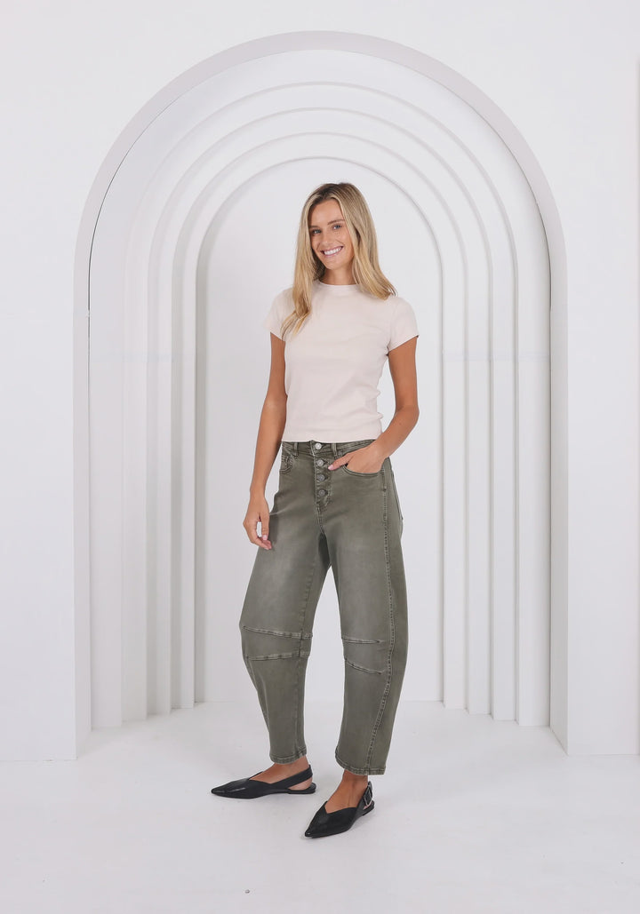 Carson Barrel Jean / Khaki