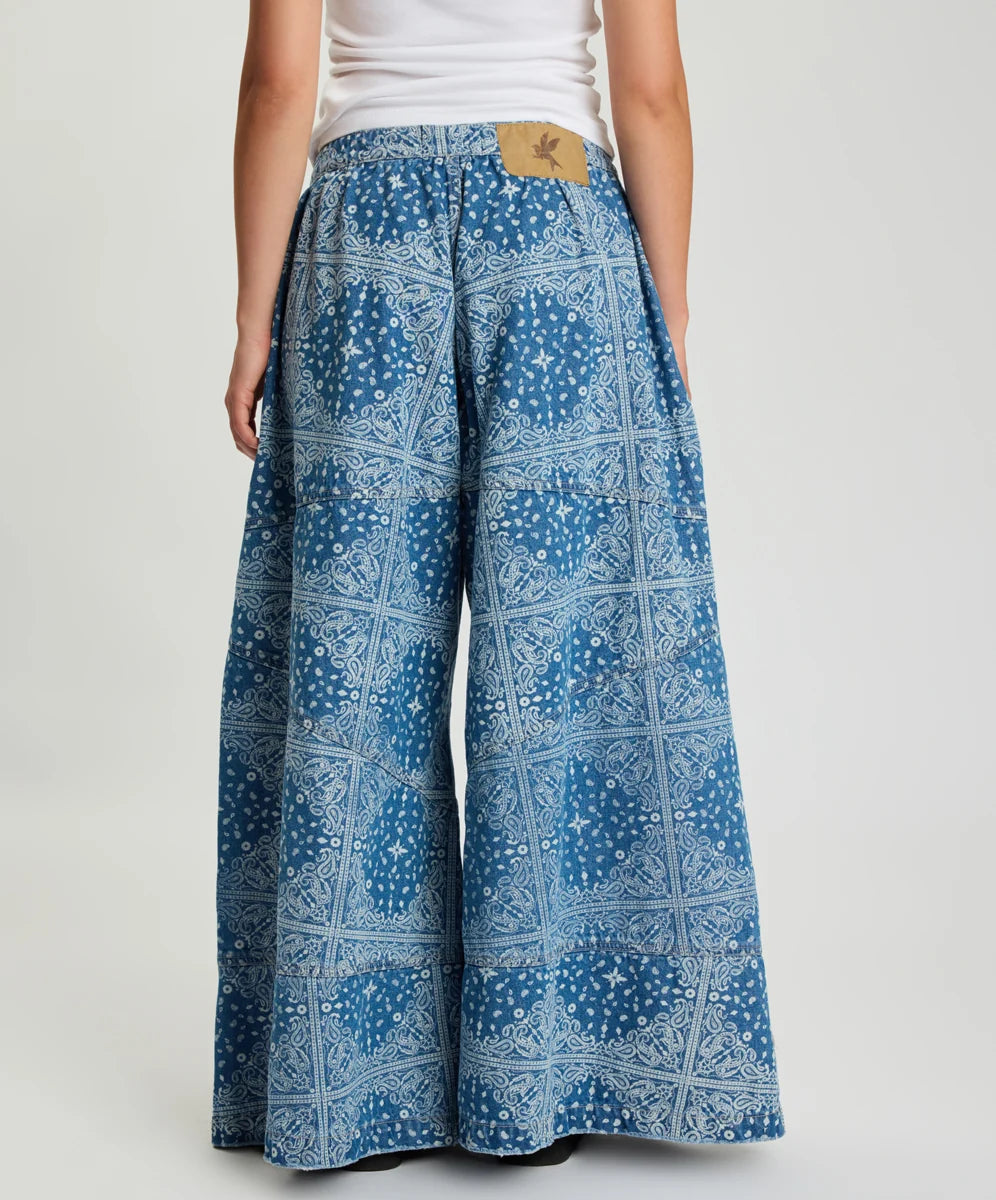 Daddios Low Waist Super Wide Leg Denim Jeans / Paisley
