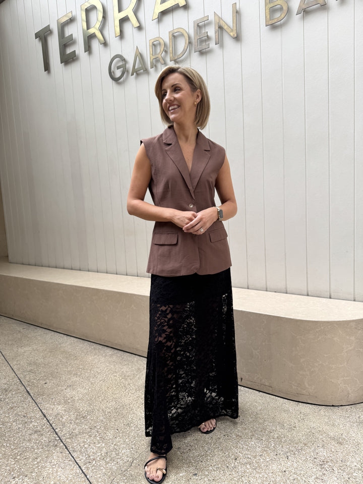 Decoy Lace Skirt