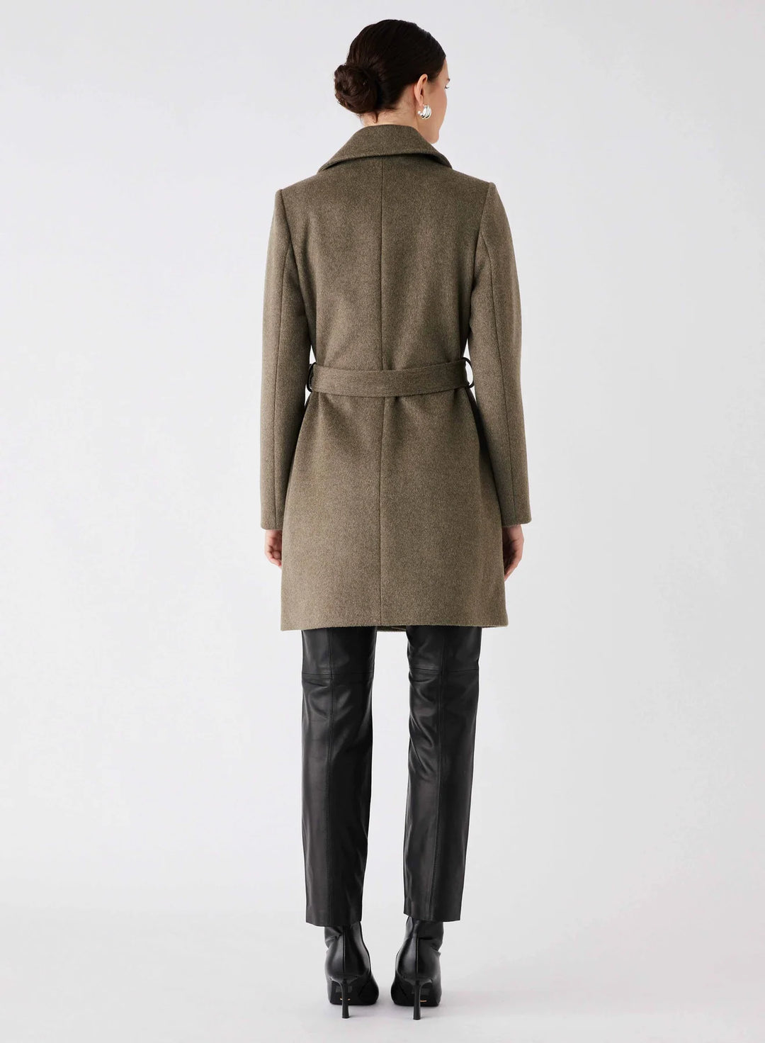 Esmaee Unattended Coat
