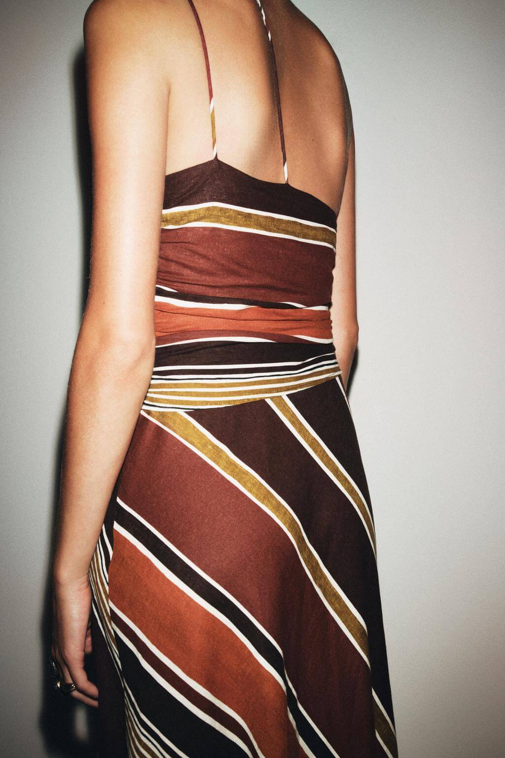 halter neck maxi dress from smaibulun