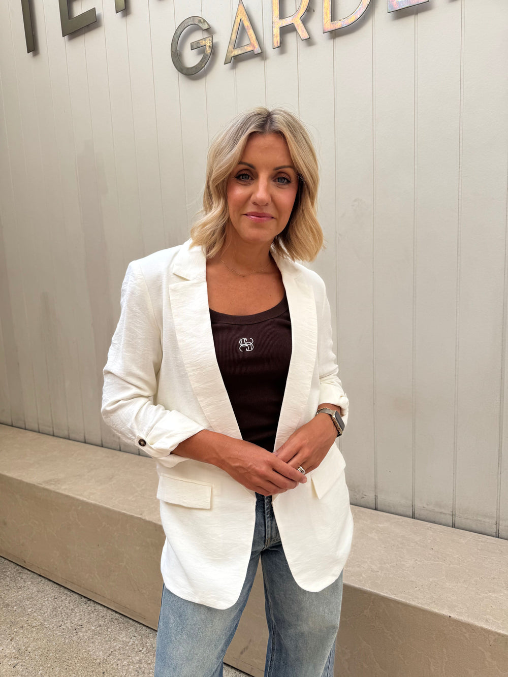 white sunny girl blazer