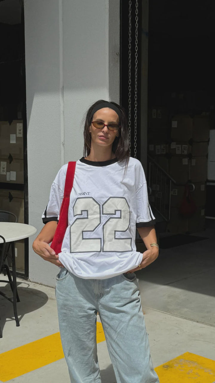 SŚAINT Twenty Two Tee
