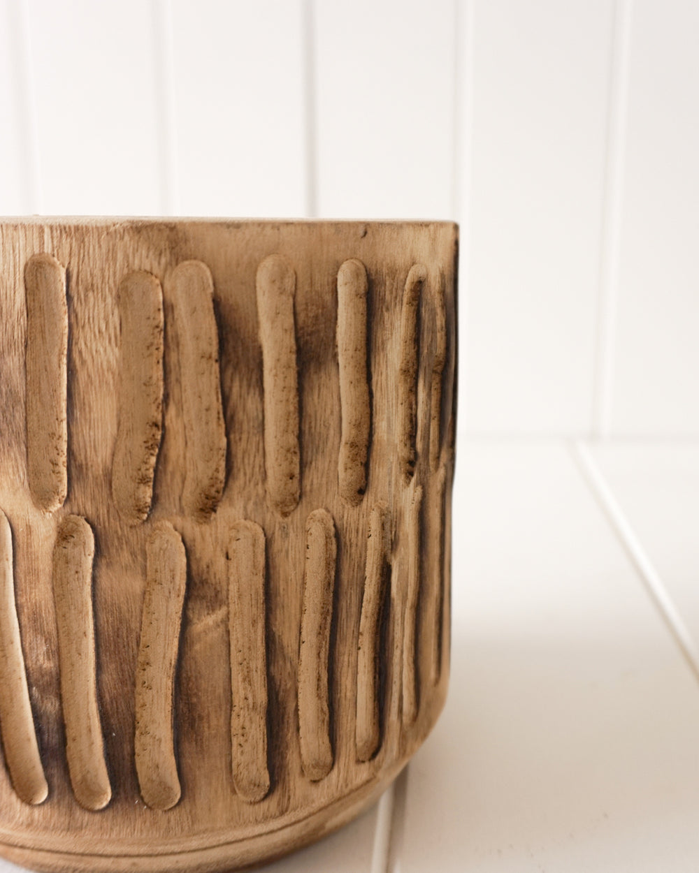 detail of rayell wooden pot
