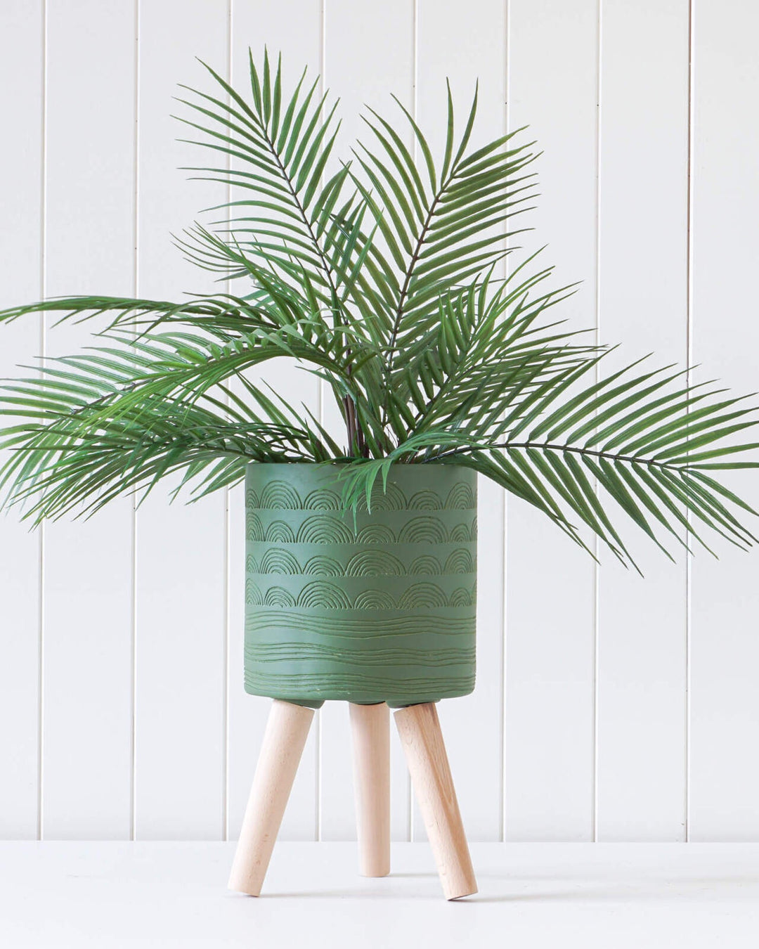 vesta planter in forest green by rayell